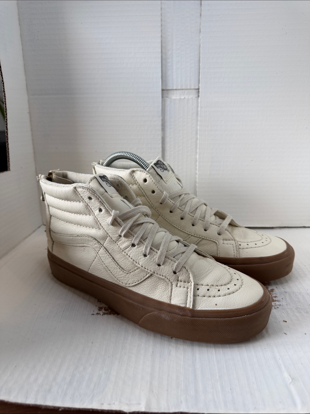 Vans Premium Sk8-Hi High reissue leather in Off-White and Brown